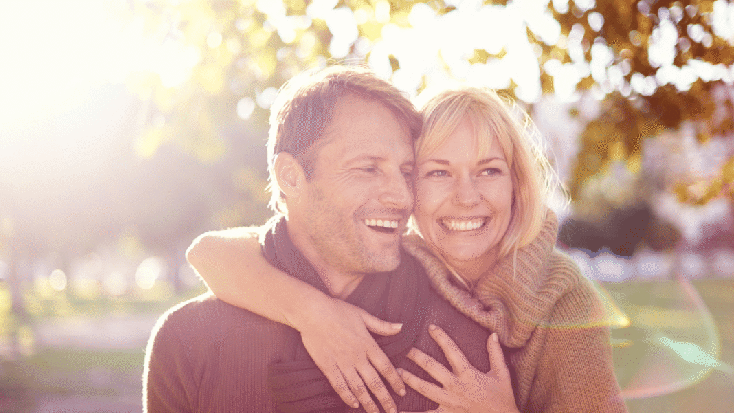 Ljubavni odnosi posle četrdesete: Emocionalna zrelost, strah od gubitka i potraga za stabilnošću