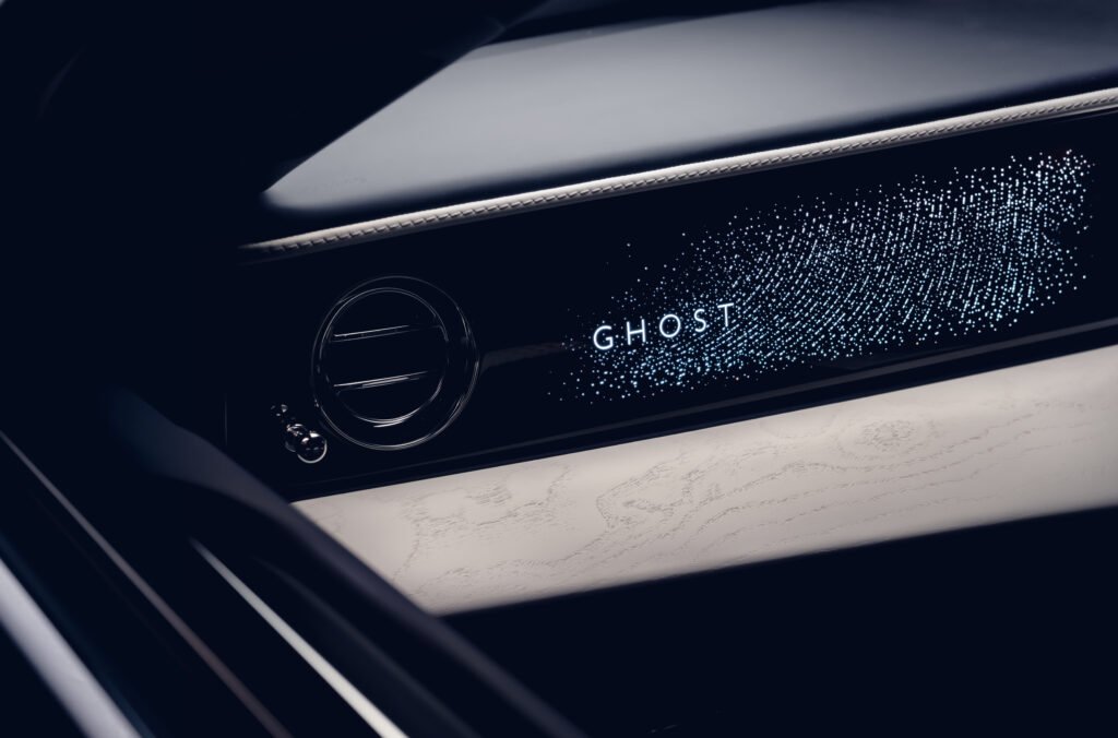 P90649545_highRes_rolls-royce-ghost-sa