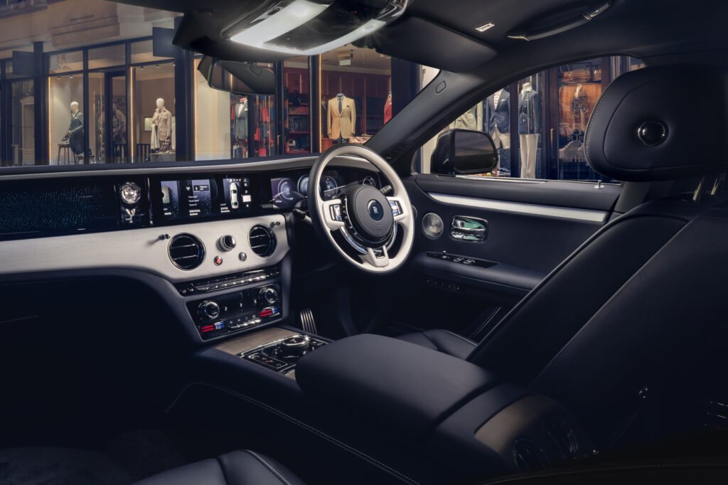 P90649553_highRes_rolls-royce-ghost-sa